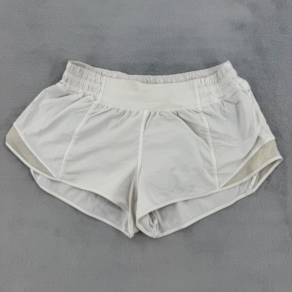 Lululemon  Hotty Hot Low-Rise Lined Shorts 2.5 Womens Size 6 Inch Bone White